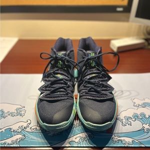 Kyrie 5 UFO’s